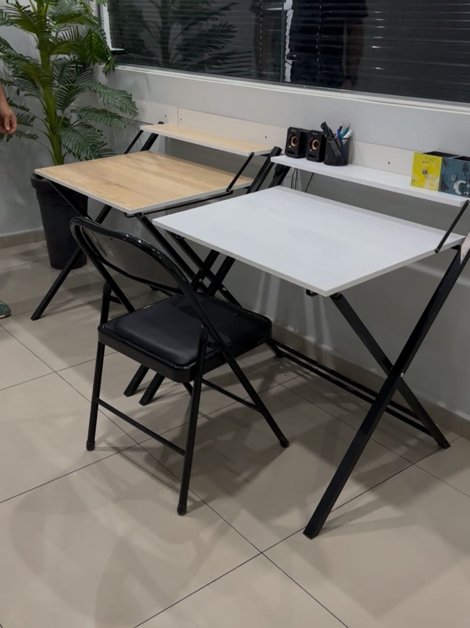 مكتب قابل للطي